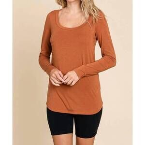 NEW CULTURE CODE scoop neck longsleeve fitted top in mocha bisque